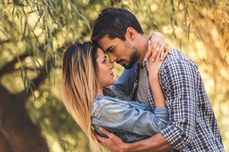 mo thay nguoi yeu cu